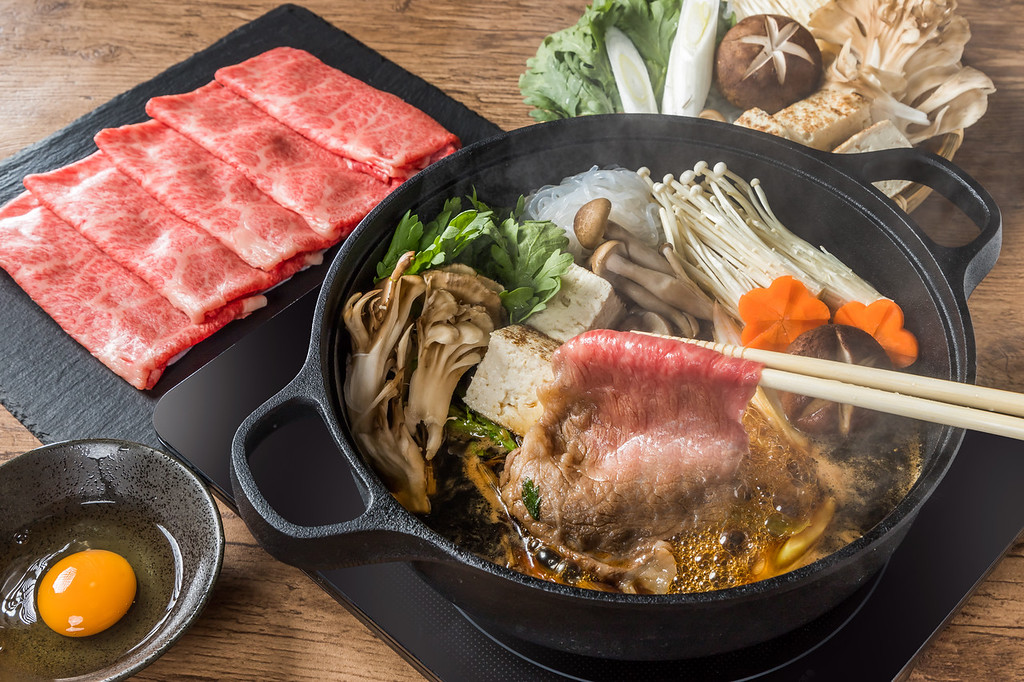 Classic Sukiyaki The Quintessential Japanese Beef Hot Pot Đơn Vị Tổ